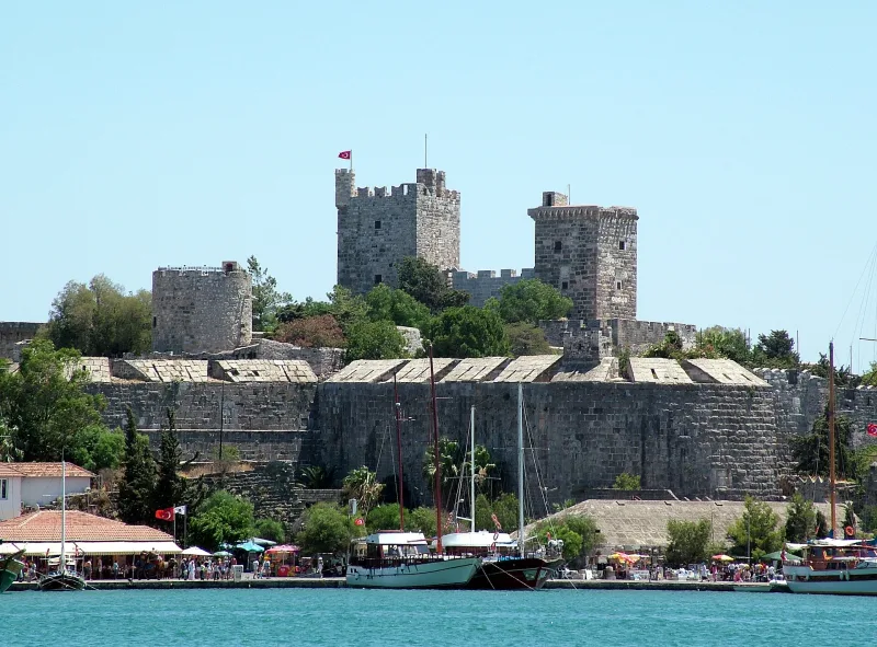 Замок Чешме (Çeşme Castle) — османская крепость и музей на Эгейском море